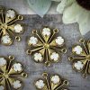 Super Sparkly Swarovski Weiss (white) Givré Flower Pendants / Charms / Connectors - 23mm - 1 Piece - Image 3