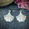 Shell Or Ginkgo Leaf Kind Of Shape Little Drops In Silver Tone - 14mm - 6 Pieces