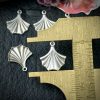 Shell Or Ginkgo Leaf Kind Of Shape Little Drops In Silver Tone - 14mm - 6 Pieces - Image 2