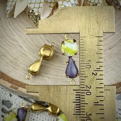 Amethyst Moonglow / Silk Glass and Lime Green and White Givré Connectors - 20mm - 2 Pieces - Image 2