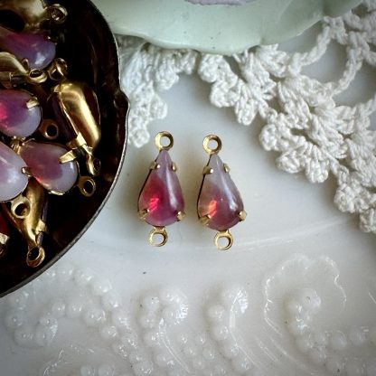 Ruby Sabrina Cute Little Teardrop Connectors / Charms - 15mm - 4 Pieces