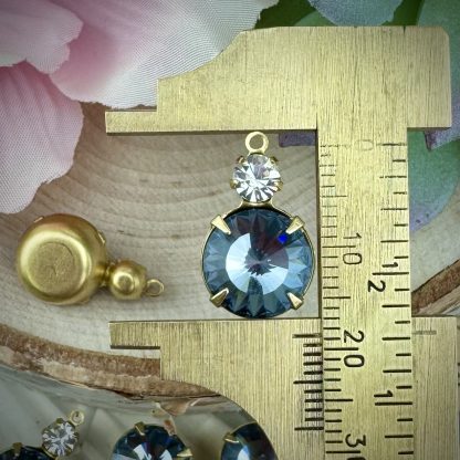 Swarovski Seal Rhinestone Gray Blue Drops / Charms - 18mm - 2 Pieces - Image 2