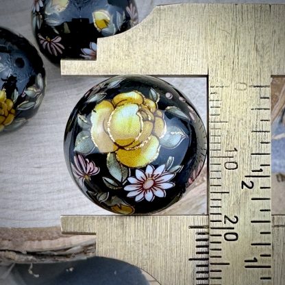 Opaque Black Japanese Tensha Beads with a Yellow Rose / Daisy Design and Gold Detailing - 20mm - 1 Bead - Image 2