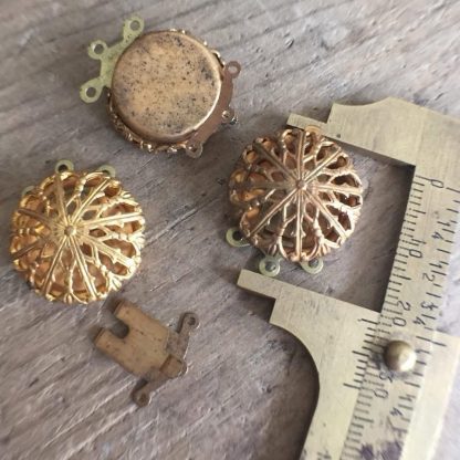 STELLAR Vintage Raw Brass Filigree Round Three Strand Box Clasps - 20mm - 1 Piece - Image 2