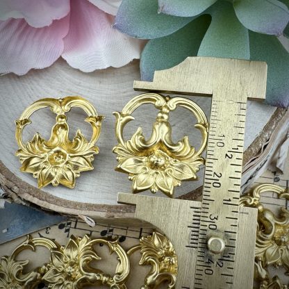 Art Nouveau Style Flower Lily Stamping - 27mm - 2 Pieces - Image 2