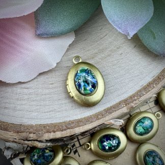 Green Fire Opal / Harlequin Glass Oval Lockets - 16mm - 2 Pieces