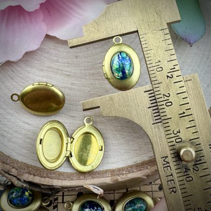 Green Fire Opal / Harlequin Glass Oval Lockets - 16mm - 2 Pieces - Image 2