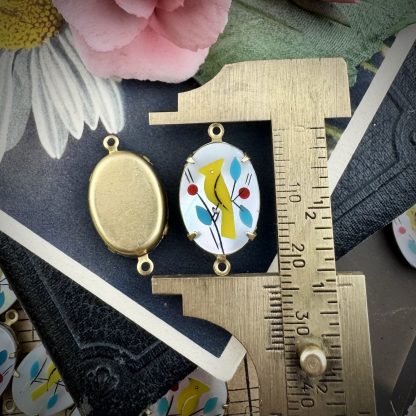 Vintage Mother of Pearl (MOP) Yellow Bird Inlay Pendants / Connectors / Links - 25mm - 1 Piece - Image 2
