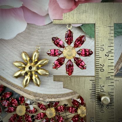 Fuchsia Pink and Yellow Honey Opal Rhinestone Flower Pendants / Drops / Charms - 17mm - 1 Piece - Image 2