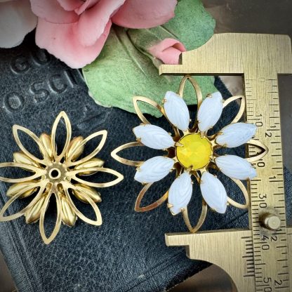 Textured White Daisy Yellow Opal Rhinestone Flower Components / Links / Connectors / Charms - 38mm - 1 Piece - Image 3