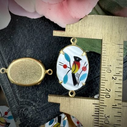 Vintage Mother of Pearl (MOP) Black, Red & Yellow Bird Inlay Pendants / Connectors / Links - 25mm - 2 Pieces - Image 2