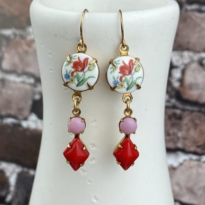 Adorable Vintage Opaque Red and Rose Pink Diamond Drops / Charms - 18mm - 2 Pieces - Image 3