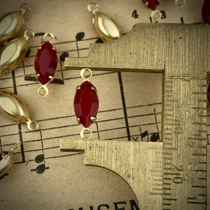 Vintage Opaque Cherry Red Rhinestone Marquis Connectors / Links - 15mm - 4 Pieces - Image 2