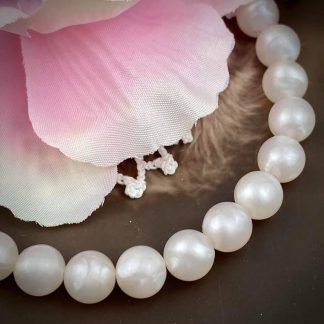 Vintage Lucite Pearly Swirl White ‘Shampoo’ Moonglow Pearl Large Round Beads - 8mm - 25 Beads
