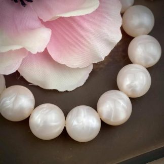 Vintage Lucite Pearly Swirl White ‘Shampoo’ Moonglow Pearl Large Round Beads - 14mm - 25 Beads
