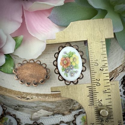 Vintage Floral Decal Pendants Lace Edge Charms - 22mm - 2 Pieces - Image 2